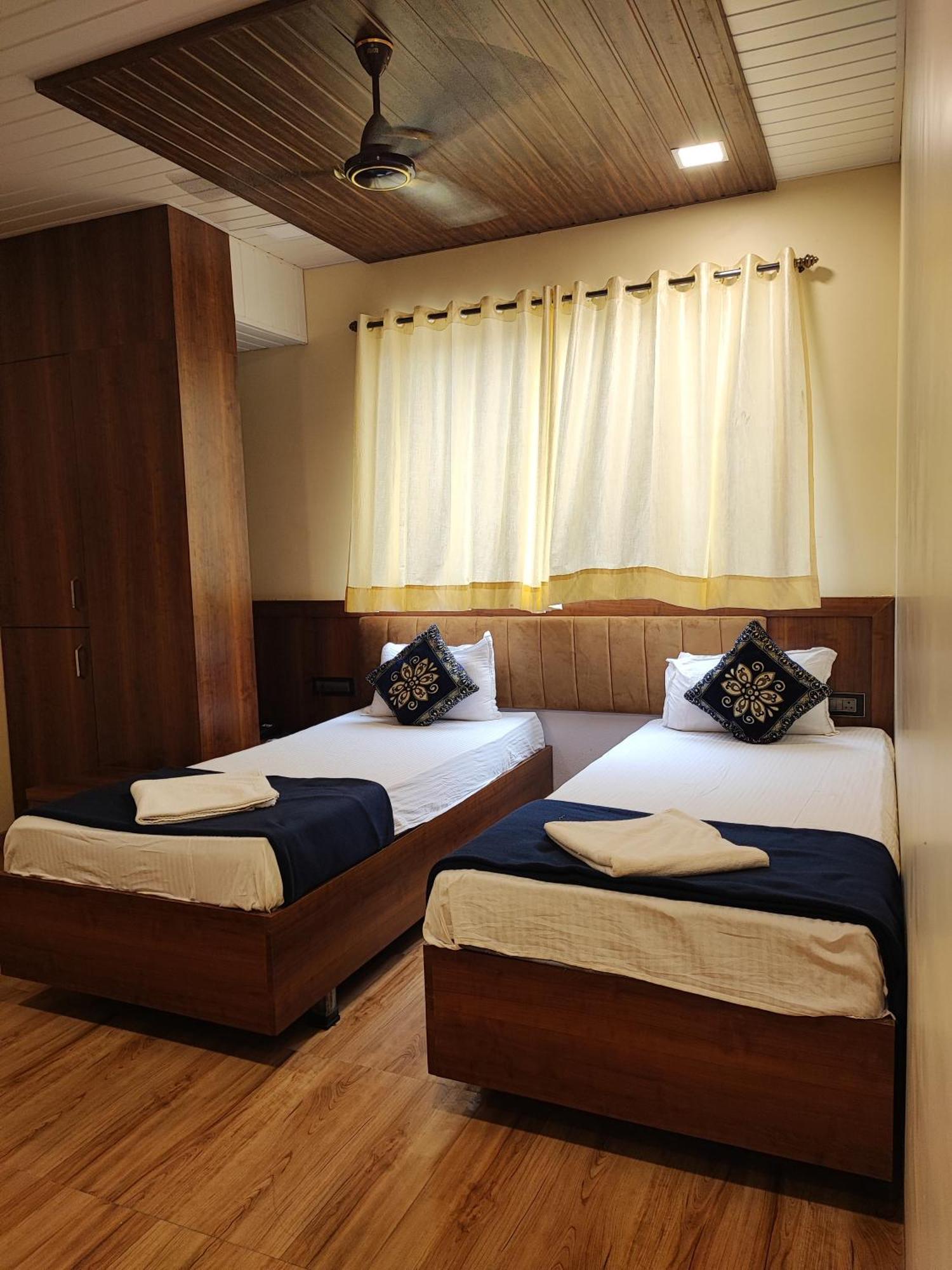 Hotel Starlit Navi Mumbai Dış mekan fotoğraf