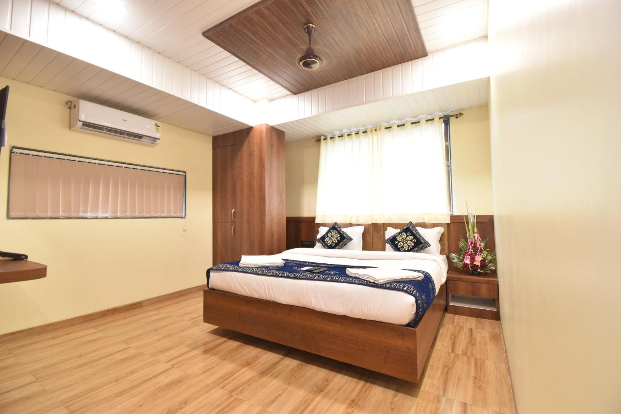 Hotel Starlit Navi Mumbai Oda fotoğraf
